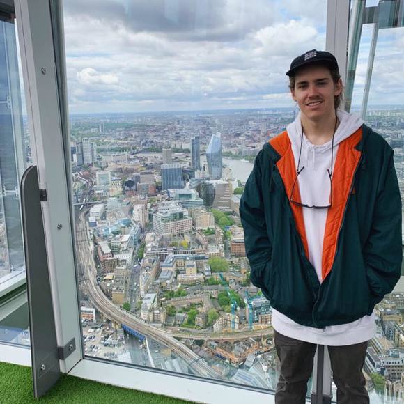 Meet your Posher, Tom - Picture 1 of 1